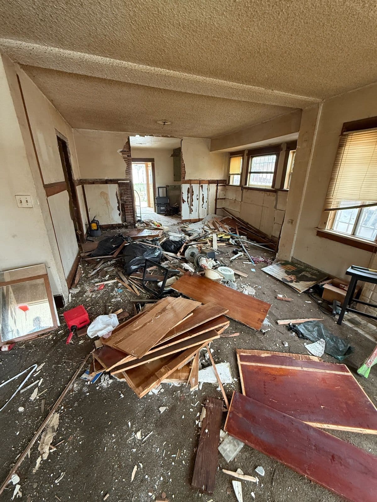 Project Decluttering in Reseda - Reviving Your Space image