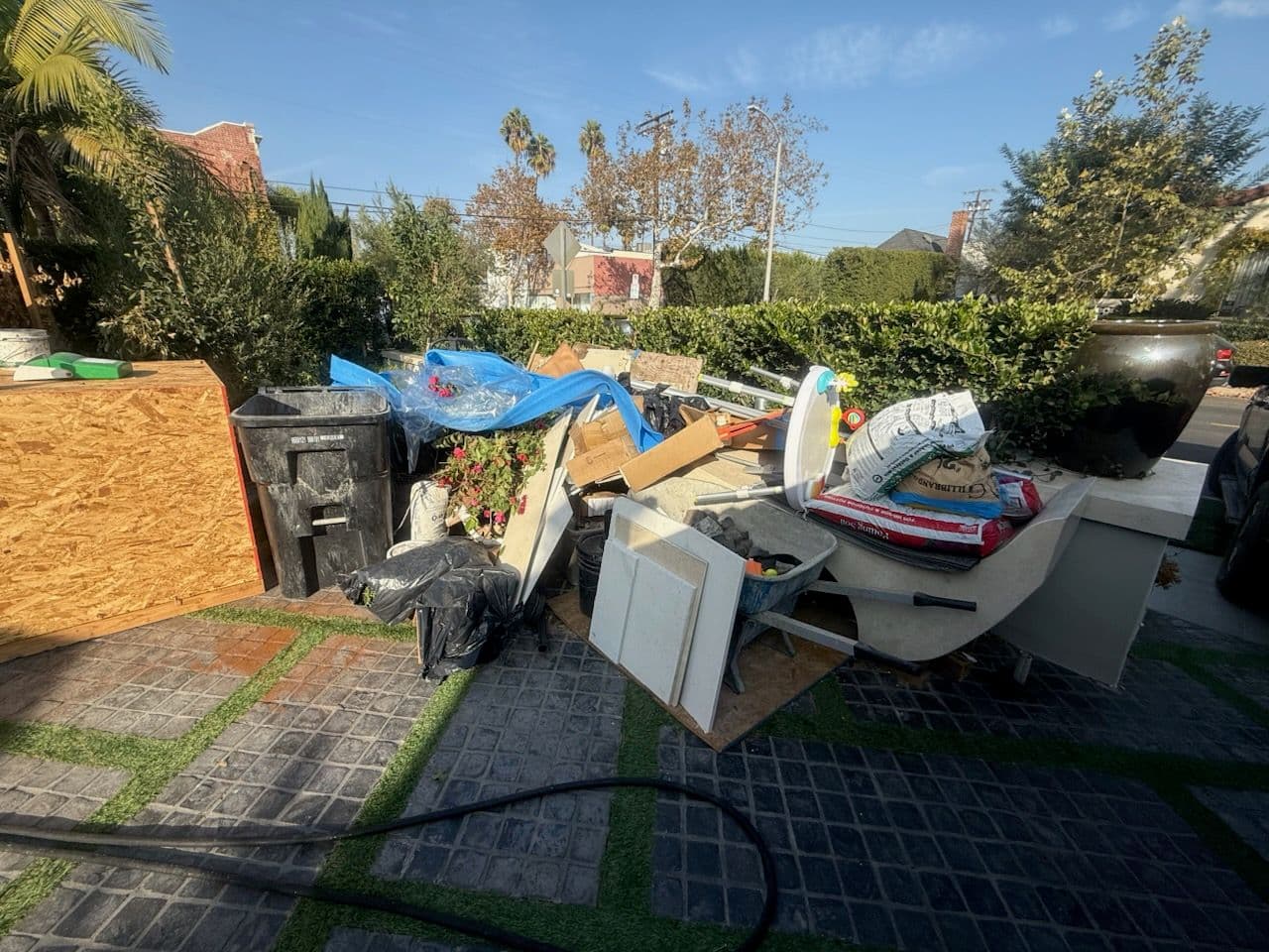 Project Your Go-To Junk Removal Service in Sherman Oaks image