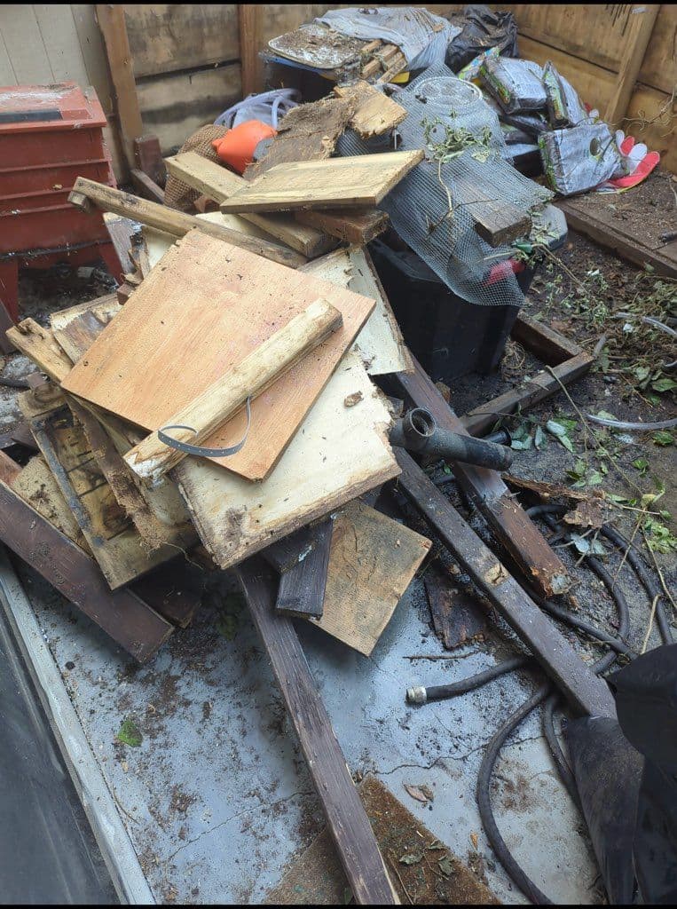 Gallery photos for Clearing the Clutter - Efficient Junk Removal: Image #2