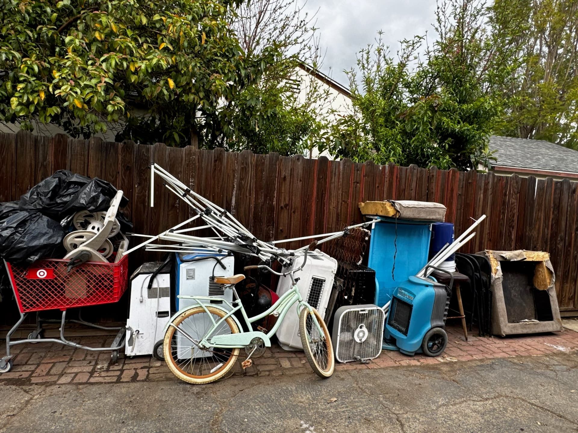 Comprehensive Junk Removal in Tarzana image