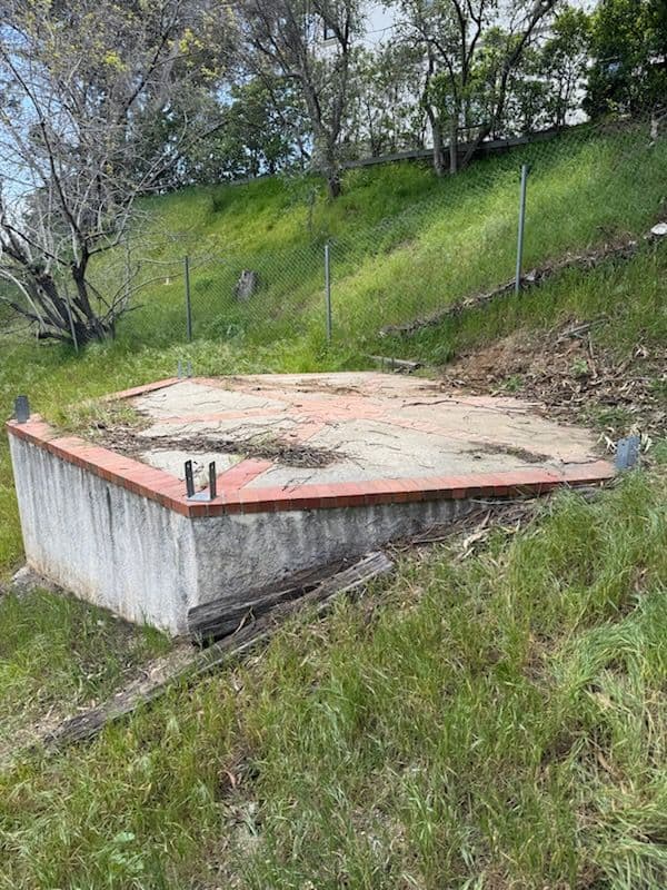 Gallery photos for Efficient Trampoline Removal in Encino: Image #1