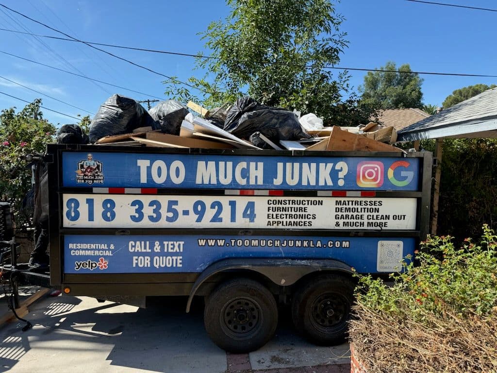 Gallery photos for Efficient Junk Removal in Winnetka: Image #1